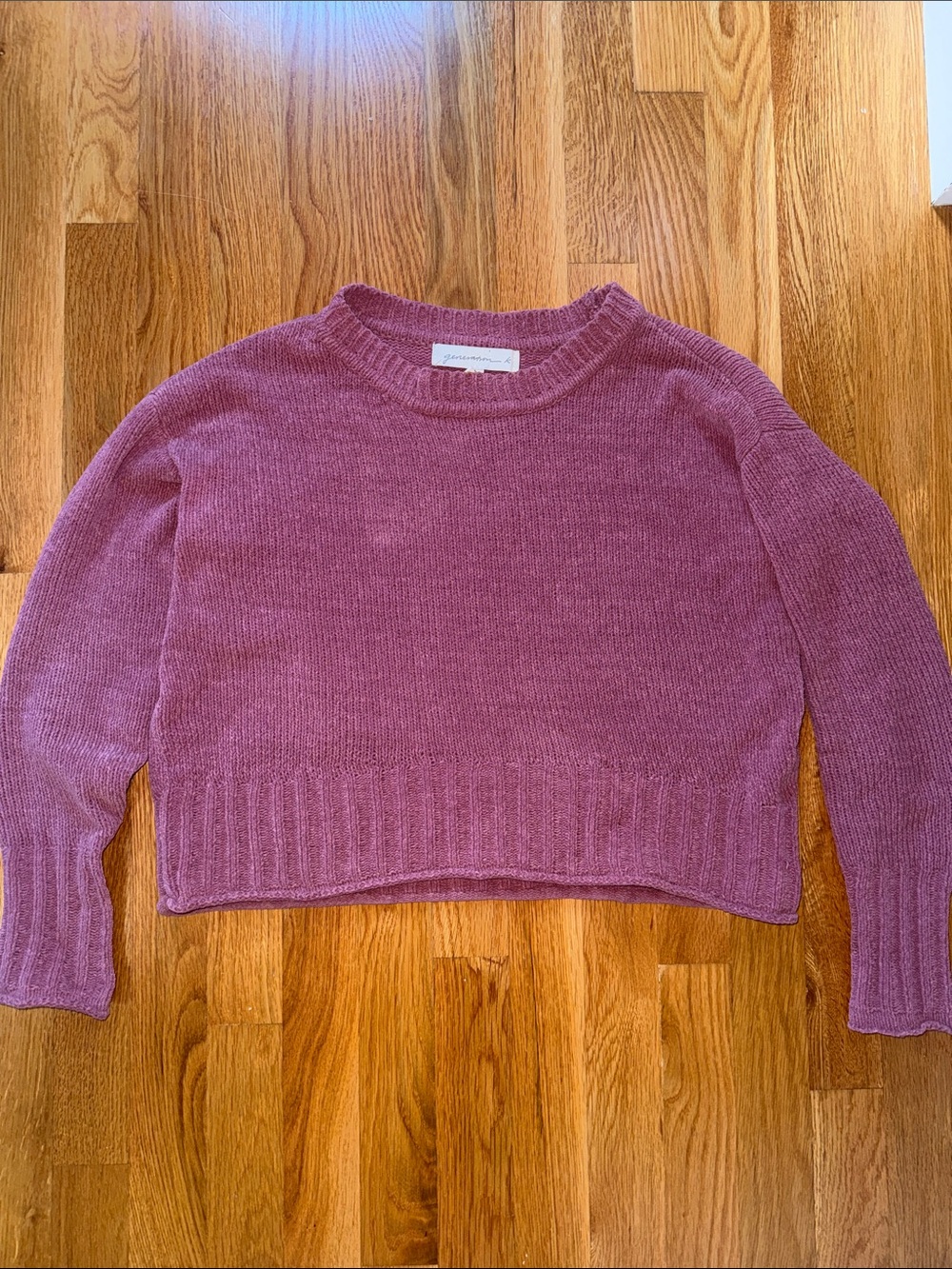 Cropped Crewneck Sweater in Dusty Lavender